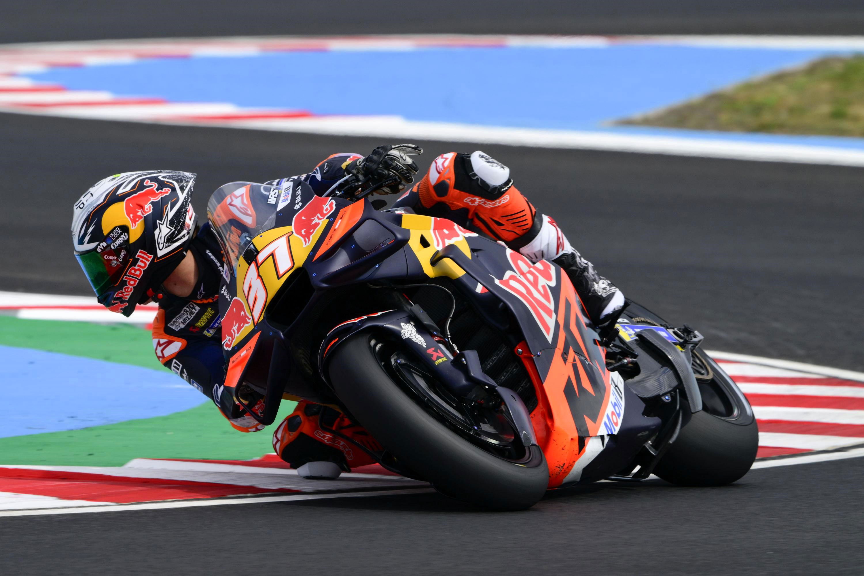 Pedro Acosta delivers verdict on “strange” highside in Hungarian MotoGP practice
