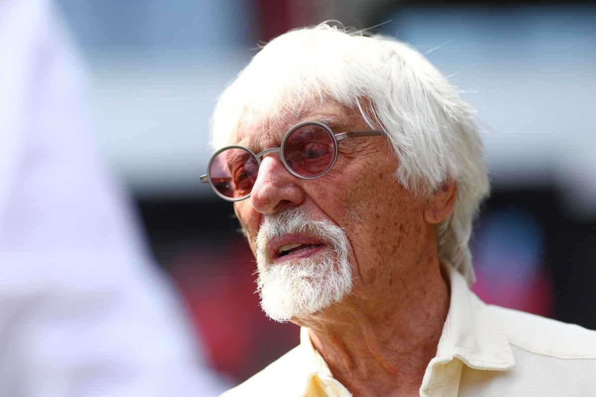Ecclestone: “Artık Hamilton’ın emekli olma vakti geldi”