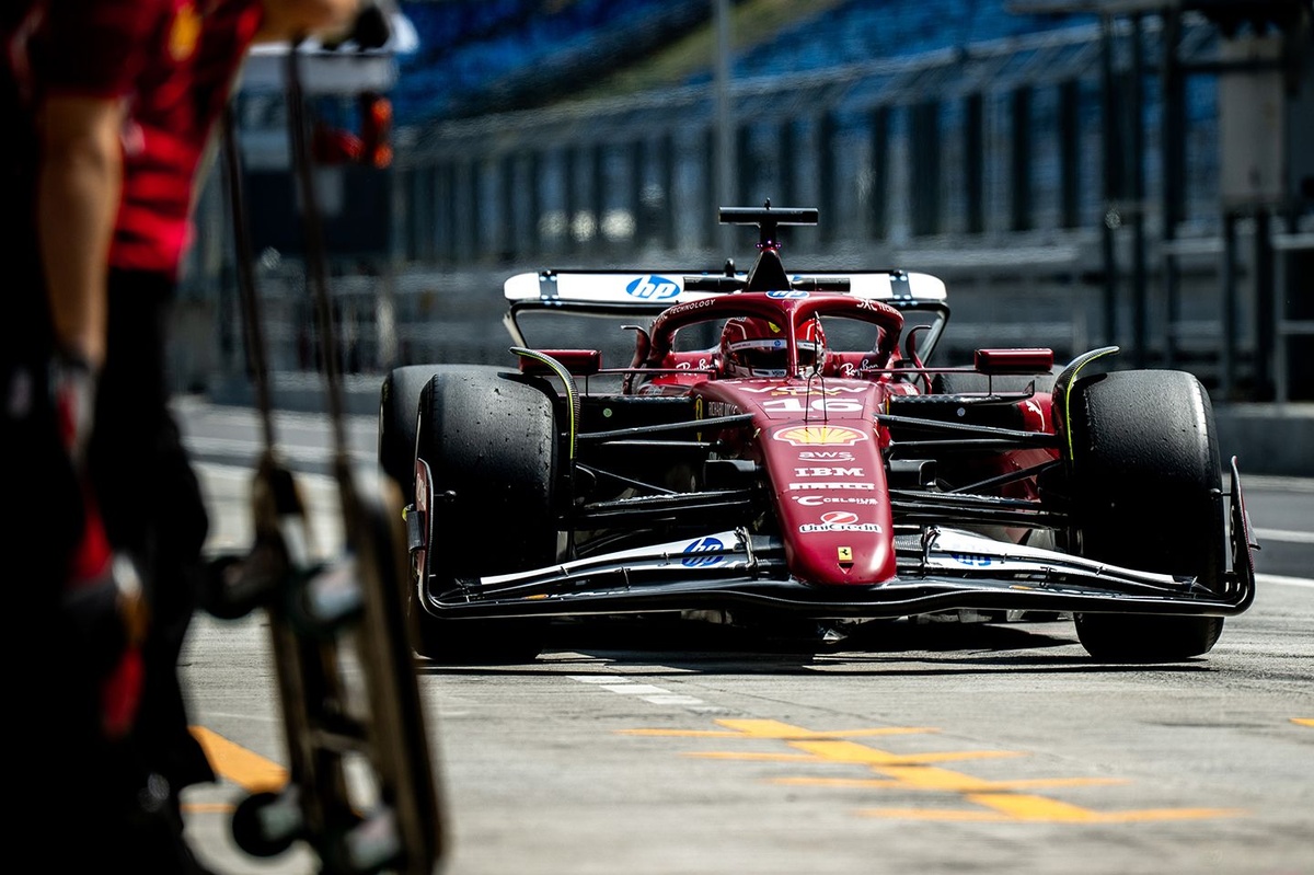 Leclerc ve Colapinto 2026 Pirelli lastikleriyle piste çıktı