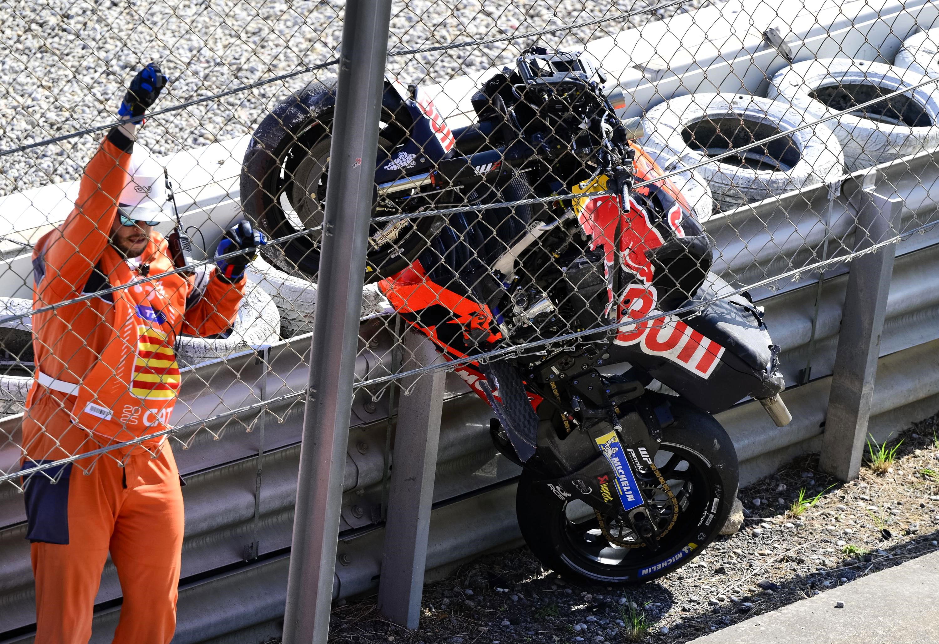 Enea Bastianini’s Barcelona MotoGP “bad habit”: “I destroyed the bike!”