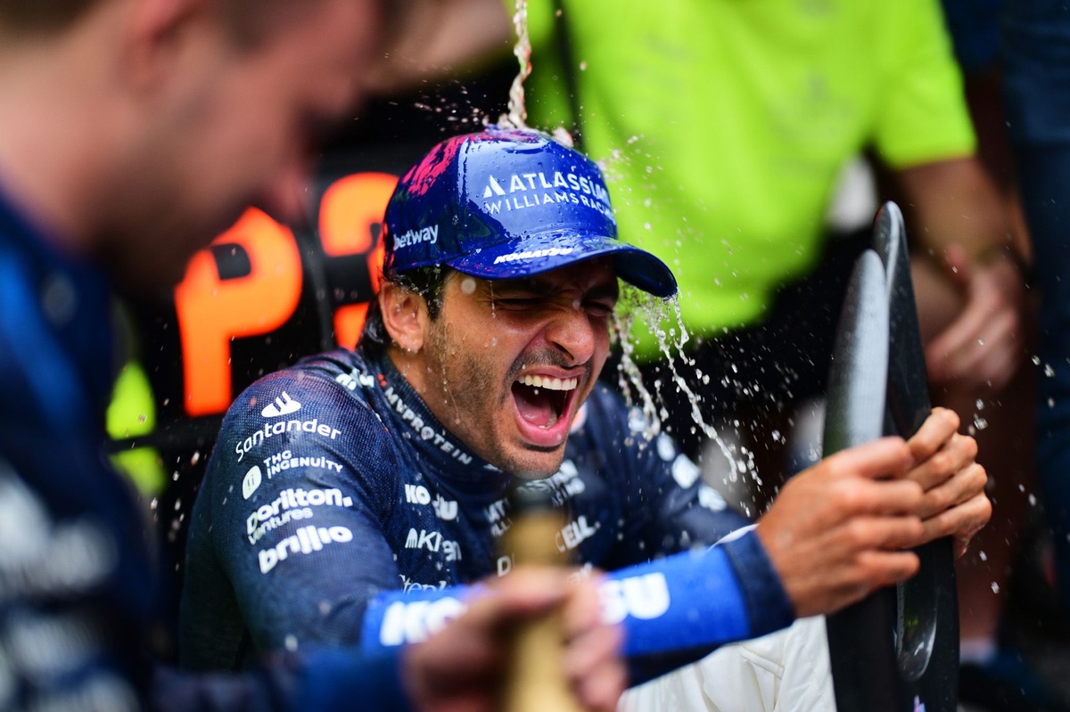 Carlos Sainz’ın Bakü’deki “Unicorn Sticker” hikayesi ne?