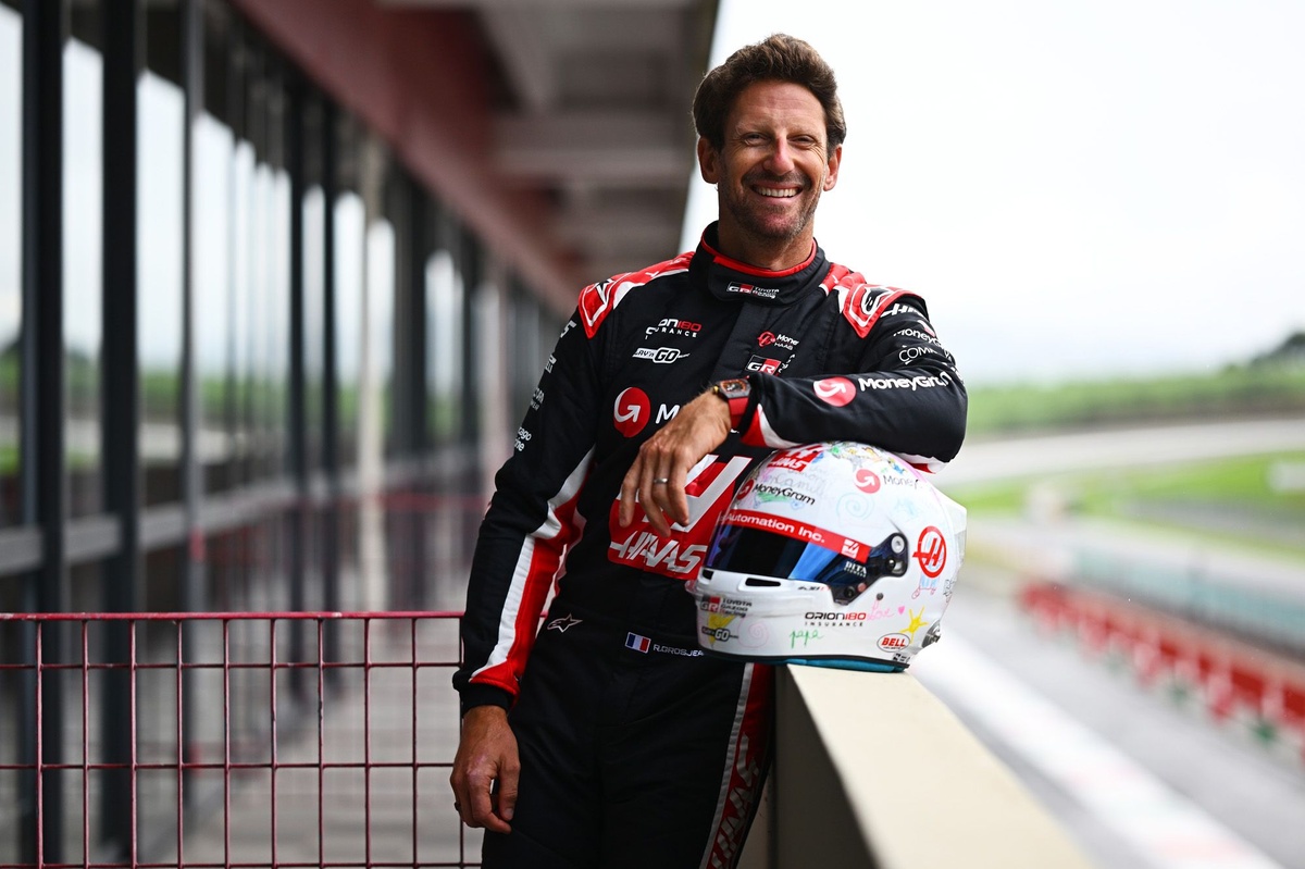 Grosjean, Haas Formula 1 testi için özel kaskını tanıttı