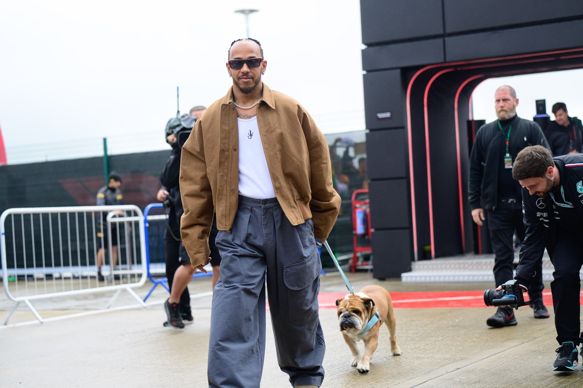 Hamilton’ın köpeği Roscoe, hayatını kaybetti