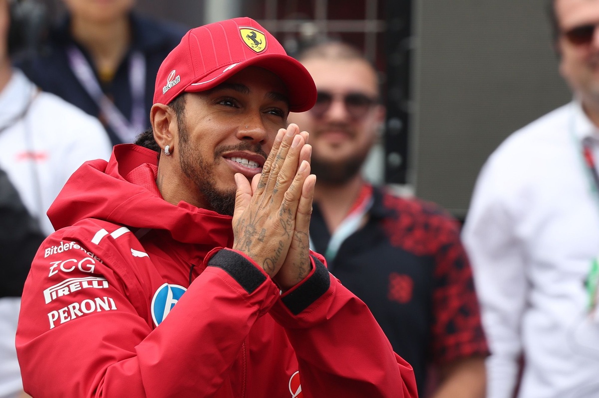 Hamilton: “İlerleme kaydetmemize rağmen yarışlarda sonuç alamıyoruz”