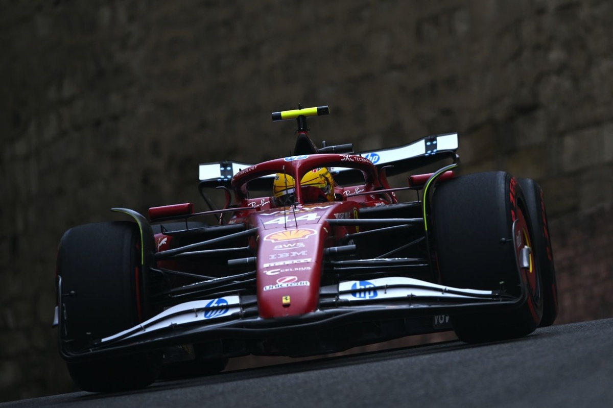 Hamilton, hasta köpeği Roscoe için Milano’da Ferrari etkinliğini de kaçırdı