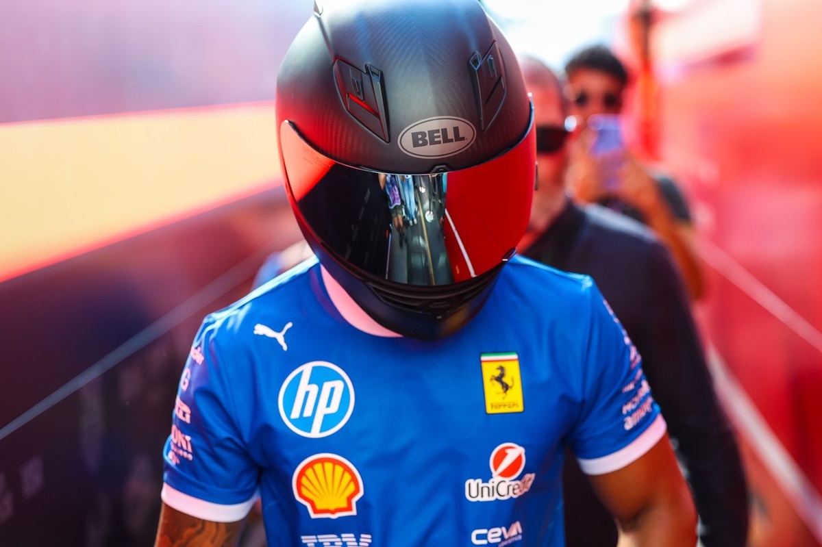 Hamilton, İtalya Yarış sıralama turlarına Ducati motosikletiyle geldi