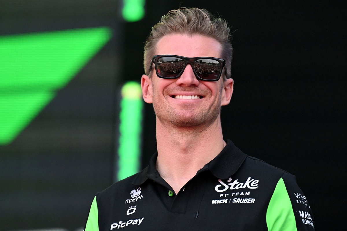 Hülkenberg: “İlk tur kötüydü fakat araç hızlı görünüyor”