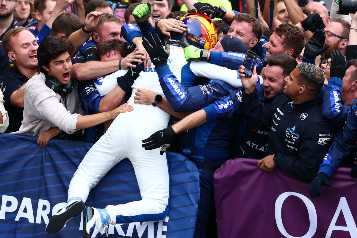 Sainz: “Bu ilk podyumumdan bile daha iyi”