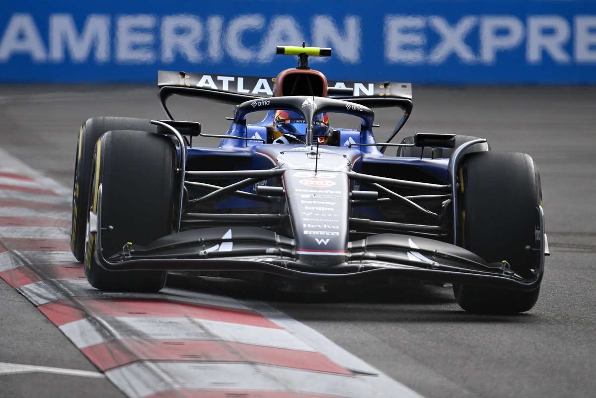 Sainz: “Hedefimiz podyum”