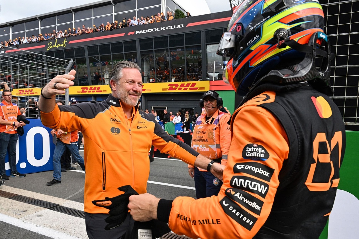 Zak Brown, McLaren Racing’in hisse satışının tamamlandığını açıkladı