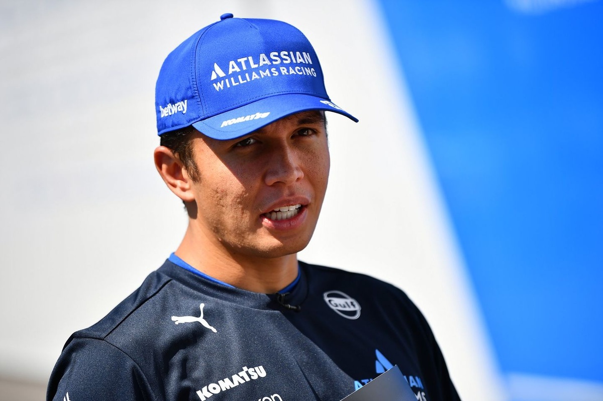 Albon: “McLaren Verstappen’i tek pilotla savunabilirdi”
