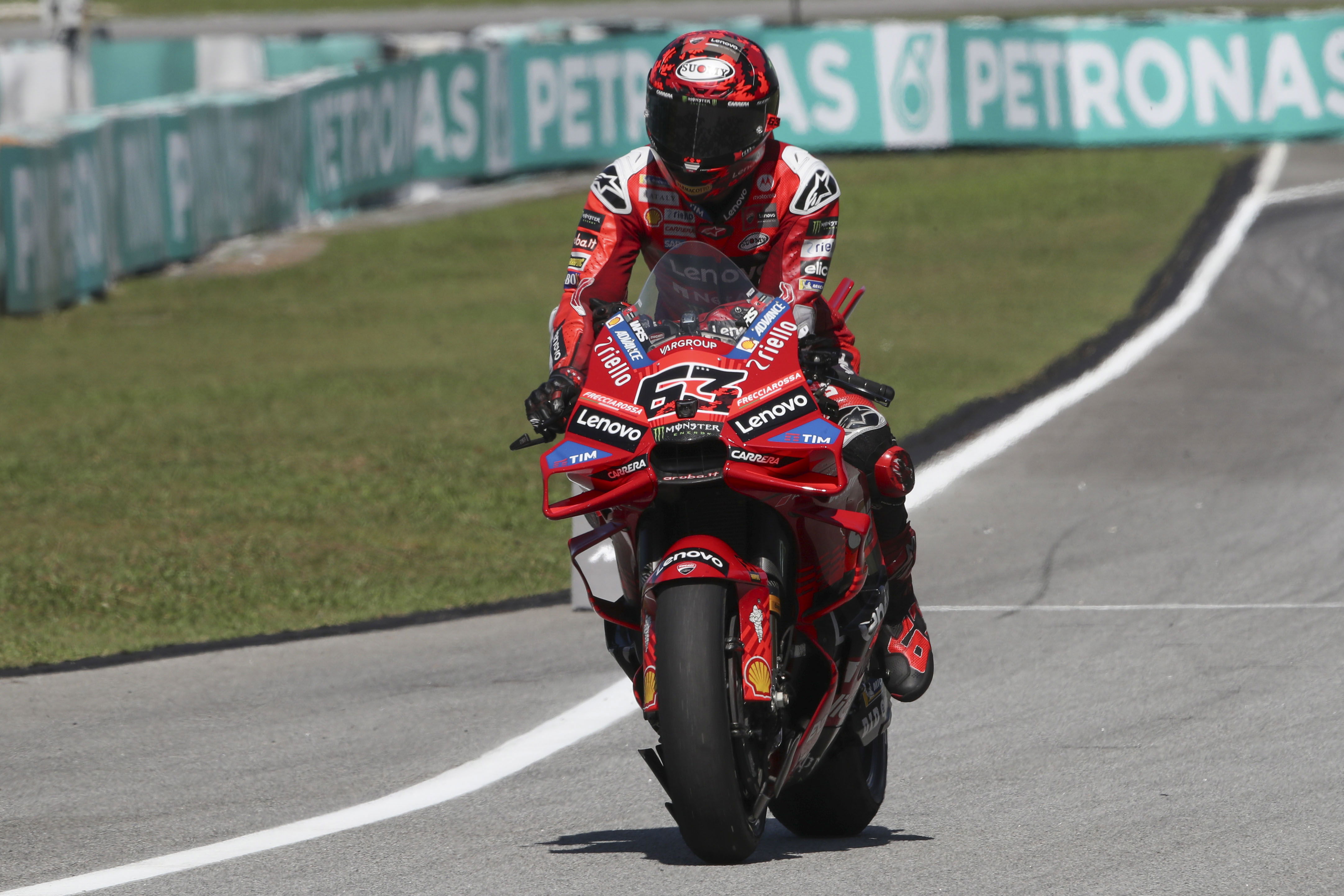 Michelin confirms cause of Pecco Bagnaia’s Malaysian MotoGP retirement Michelin confirms cause of Pecco Bagnaia’s Malaysian MotoGP retirement