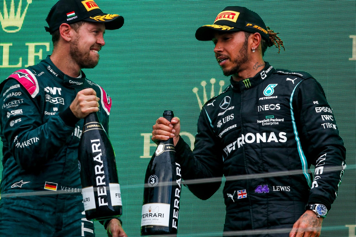 Hamilton, Vettel hakkında: “Zor zamanlarımda bana hep destek oldu” Hamilton, Vettel hakkında: “Zor zamanlarımda bana hep destek oldu”