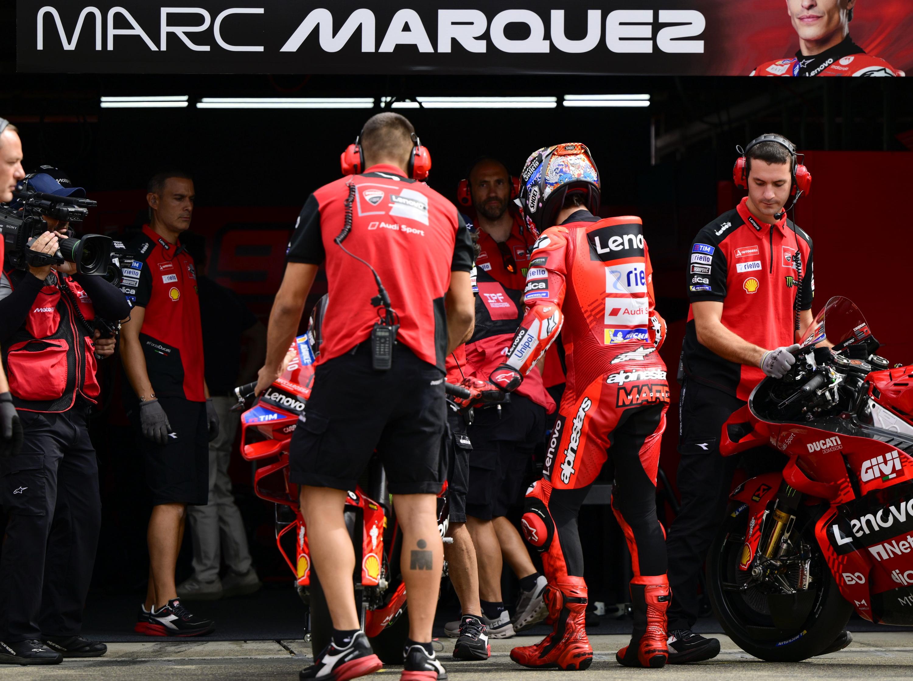 2025 Indonesian MotoGP, Mandalika: Friday Practice – LIVE