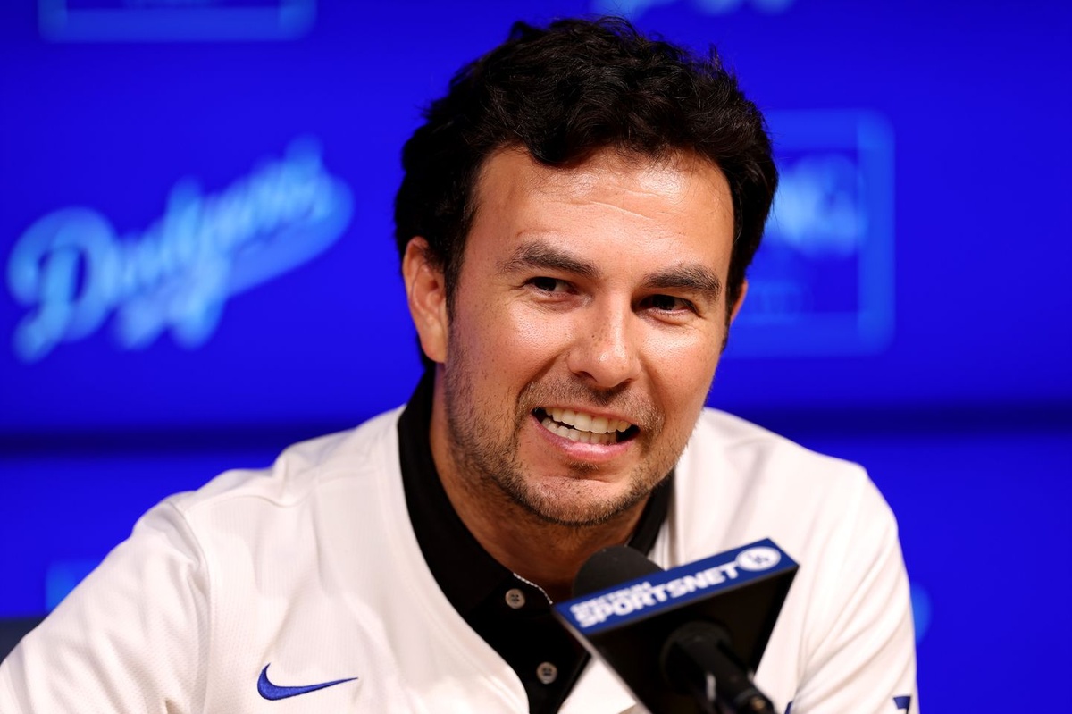 Sainz: “Perez, F1’de 2. şansı hak eden biri” Sainz: “Perez, F1’de 2. şansı hak eden biri”