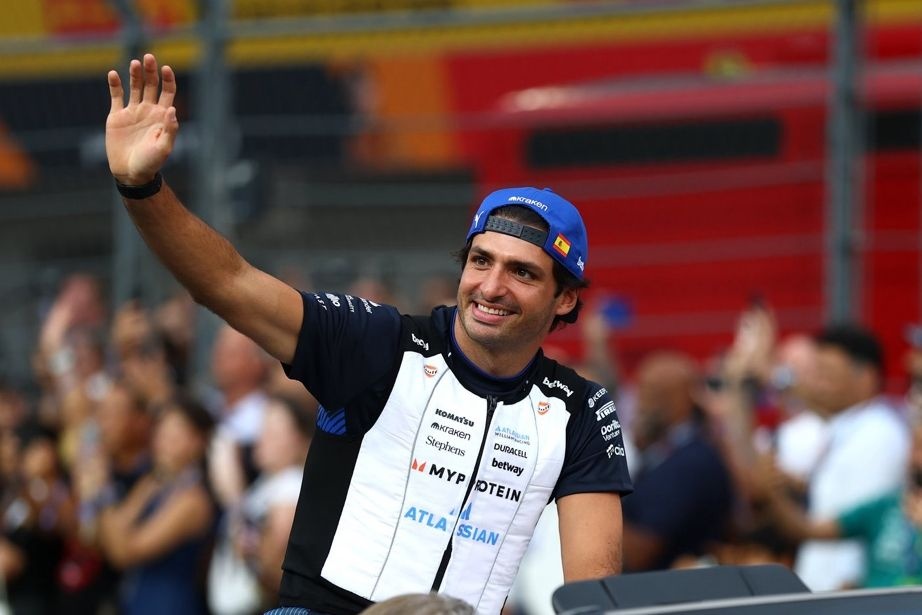 Sainz: “Zor bir yarıştı fakat puanı hak ederek aldık”