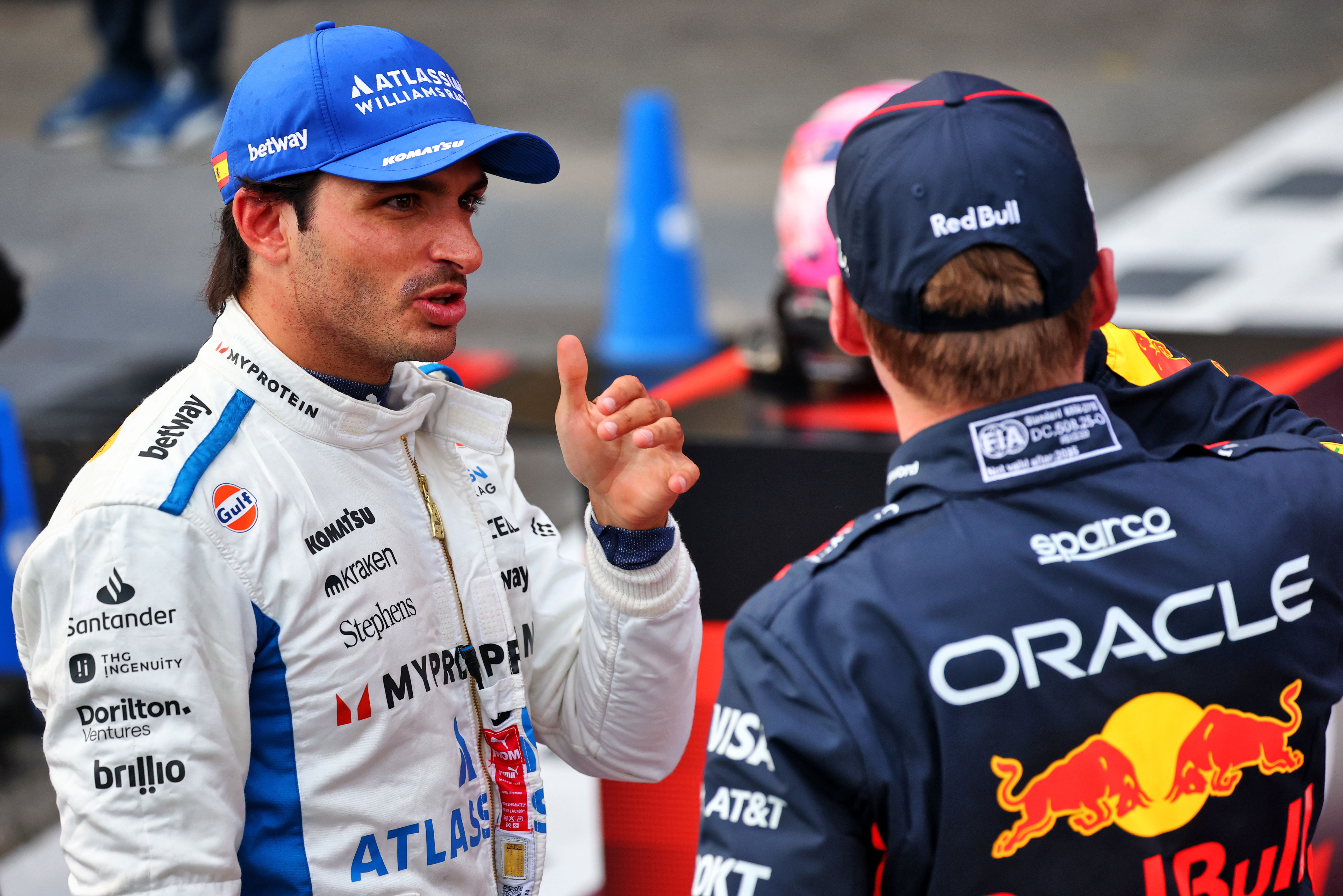 Carlos Sainz names two F1 drivers faster than Max Verstappen “over one lap”