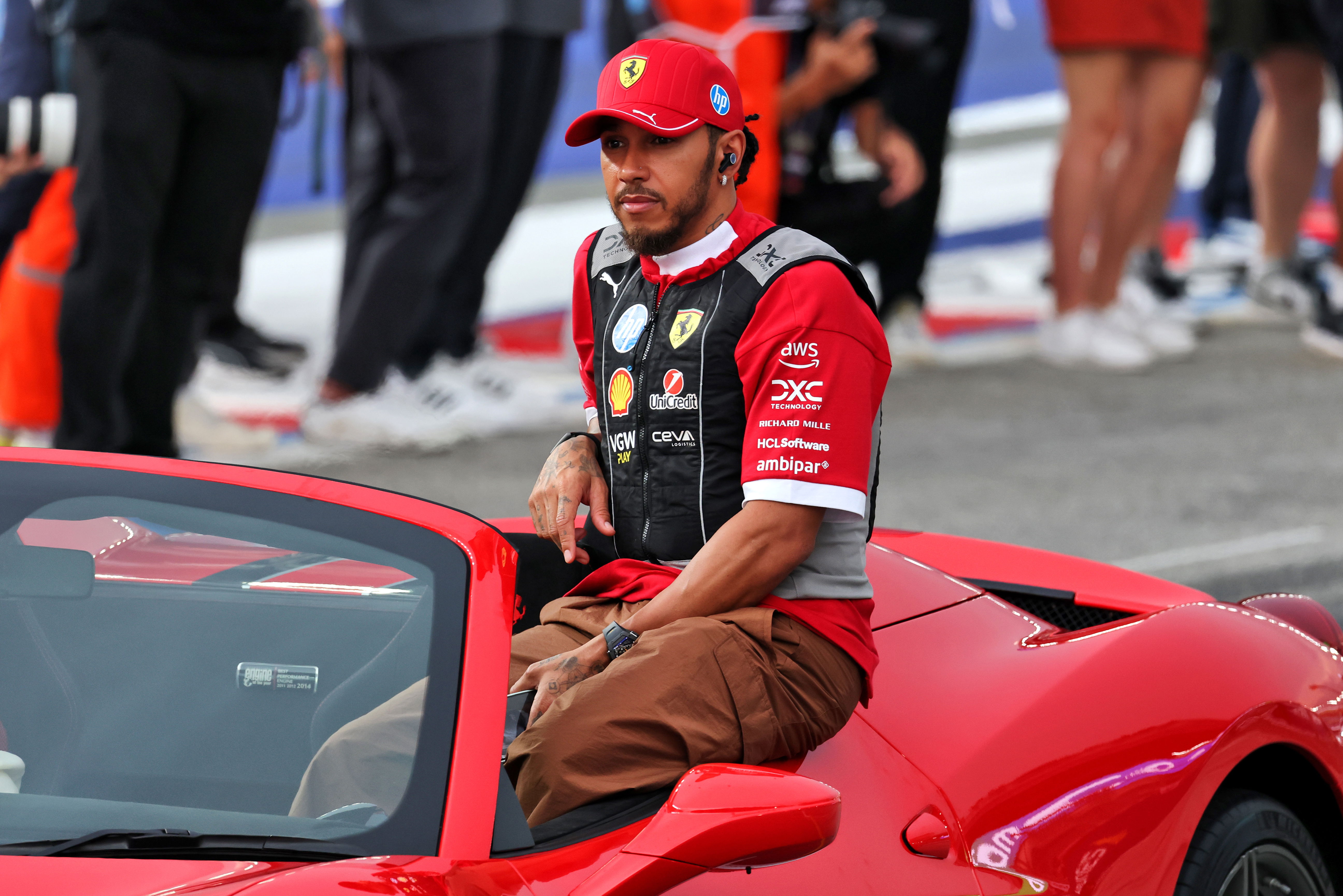 Lewis Hamilton sends rallying Ferrari message after brake setback in Singapore GP