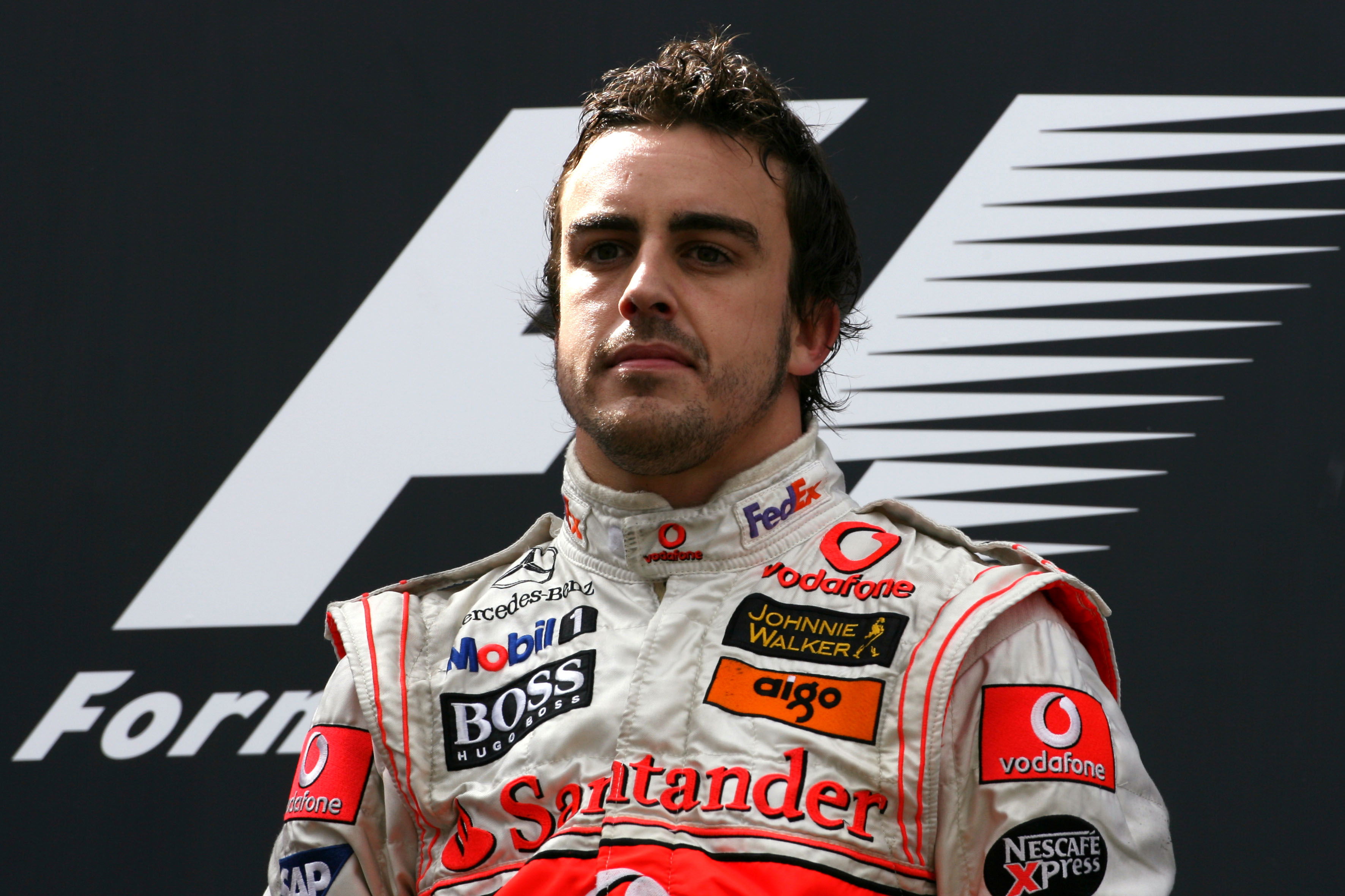 The Fernando Alonso gesture that nearly got McLaren F1 colleagues fired