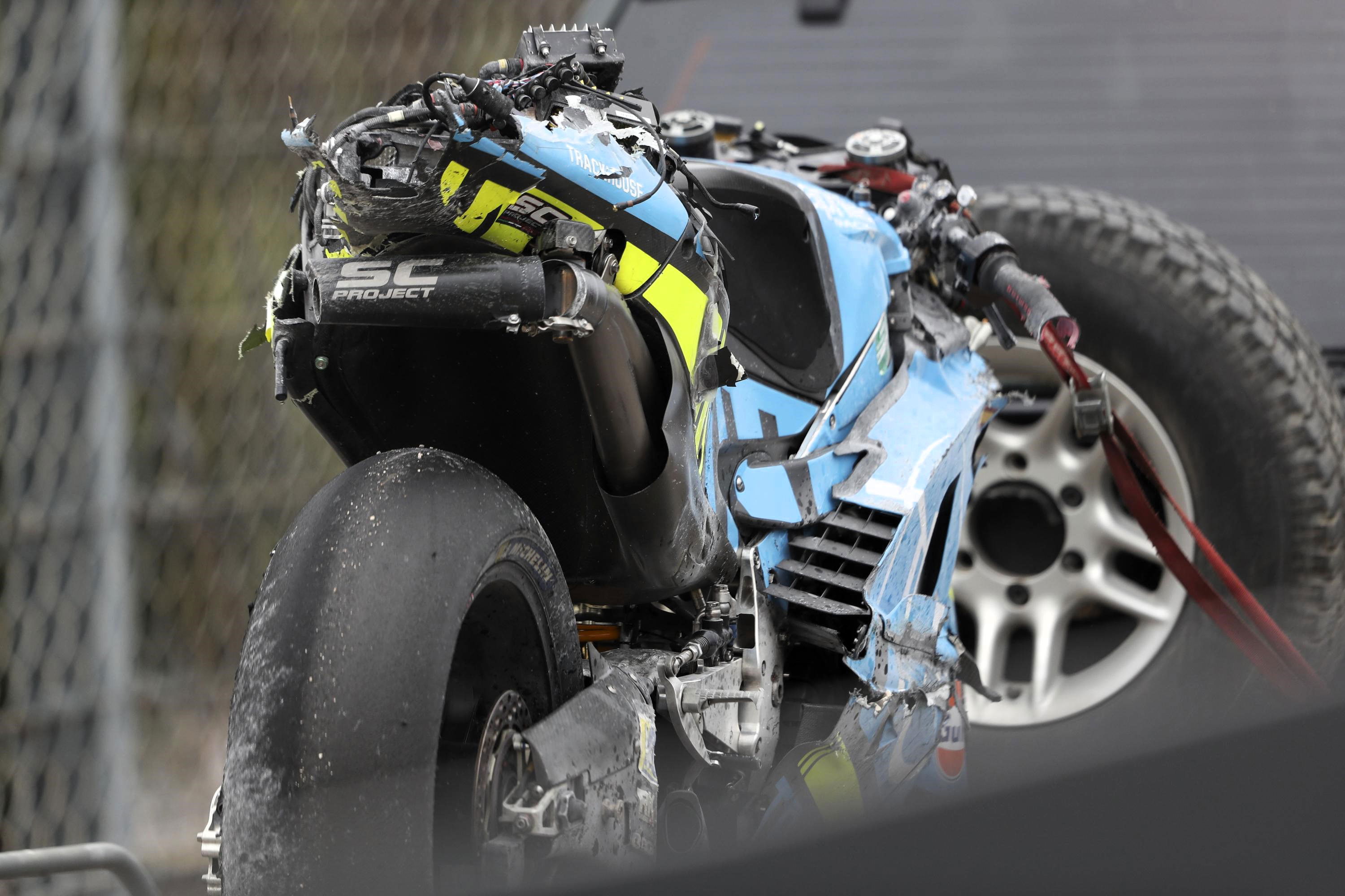 “Lucky” Raul Fernandez: “I had to jump off… my shoulder popped out” in Portimao MotoGP crash “Lucky” Raul Fernandez: “I had to jump off… my shoulder popped out” in Portimao MotoGP crash