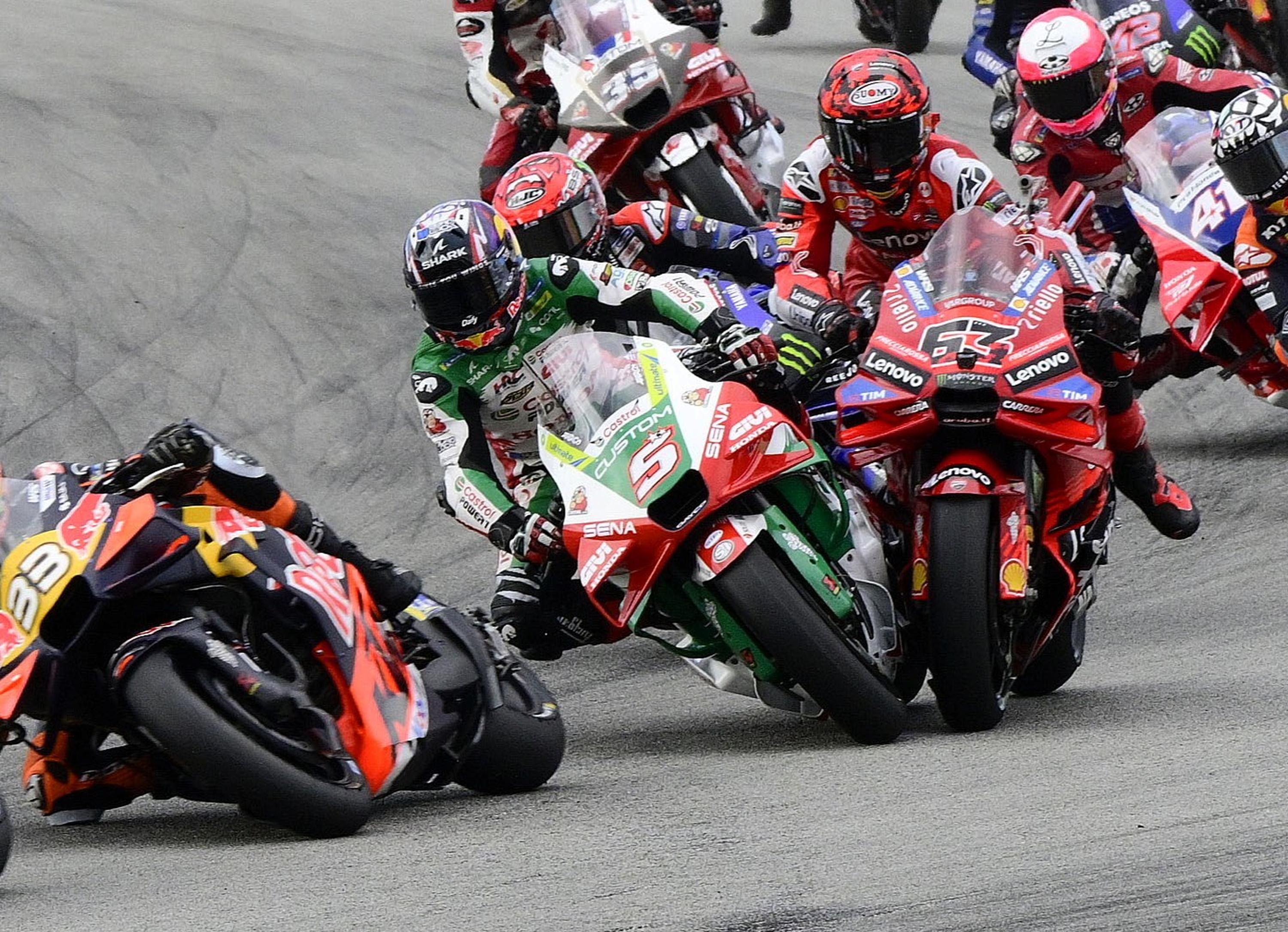 Johann Zarco: “Sorry for Pecco, I thought Quartararo had a technical problem” in Valencia MotoGP Johann Zarco: “Sorry for Pecco, I thought Quartararo had a technical problem” in Valencia MotoGP