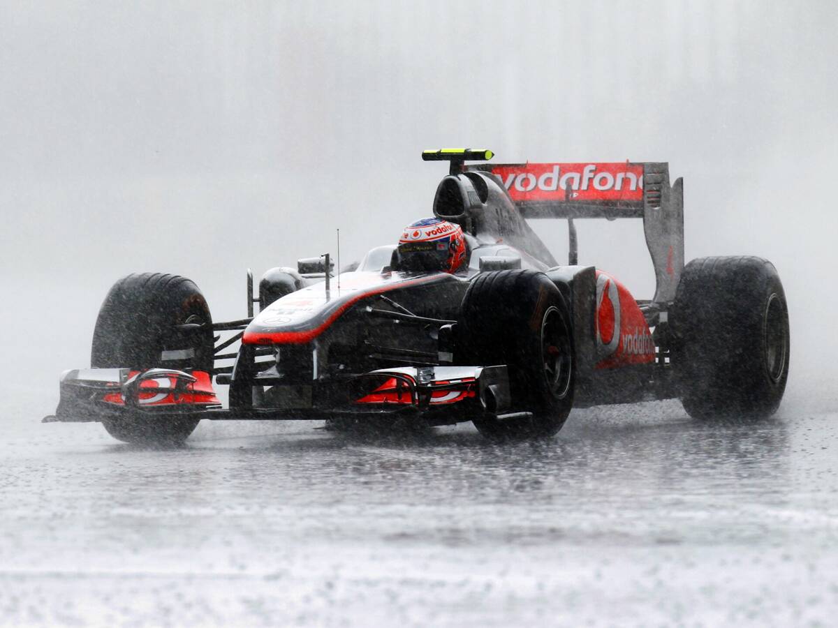 Buttons Sternstunde im Regen: Vom letzten Platz zum Sieg in Kanada Buttons Sternstunde im Regen: Vom letzten Platz zum Sieg in Kanada