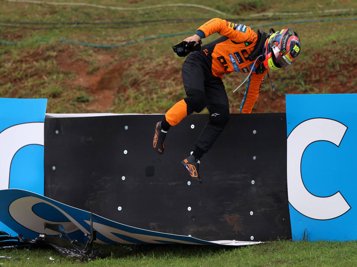 “Dummer Fehler”: Piastri ärgert sich über Crash – Russell scherzt über Norris “Dummer Fehler”: Piastri ärgert sich über Crash – Russell scherzt über Norris