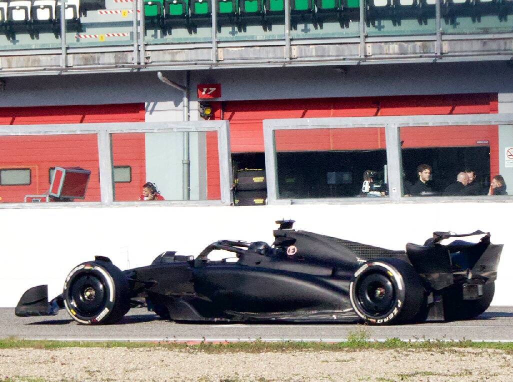 Erster Cadillac-Test: 900 Kilometer für Sergio Perez in Imola Erster Cadillac-Test: 900 Kilometer für Sergio Perez in Imola