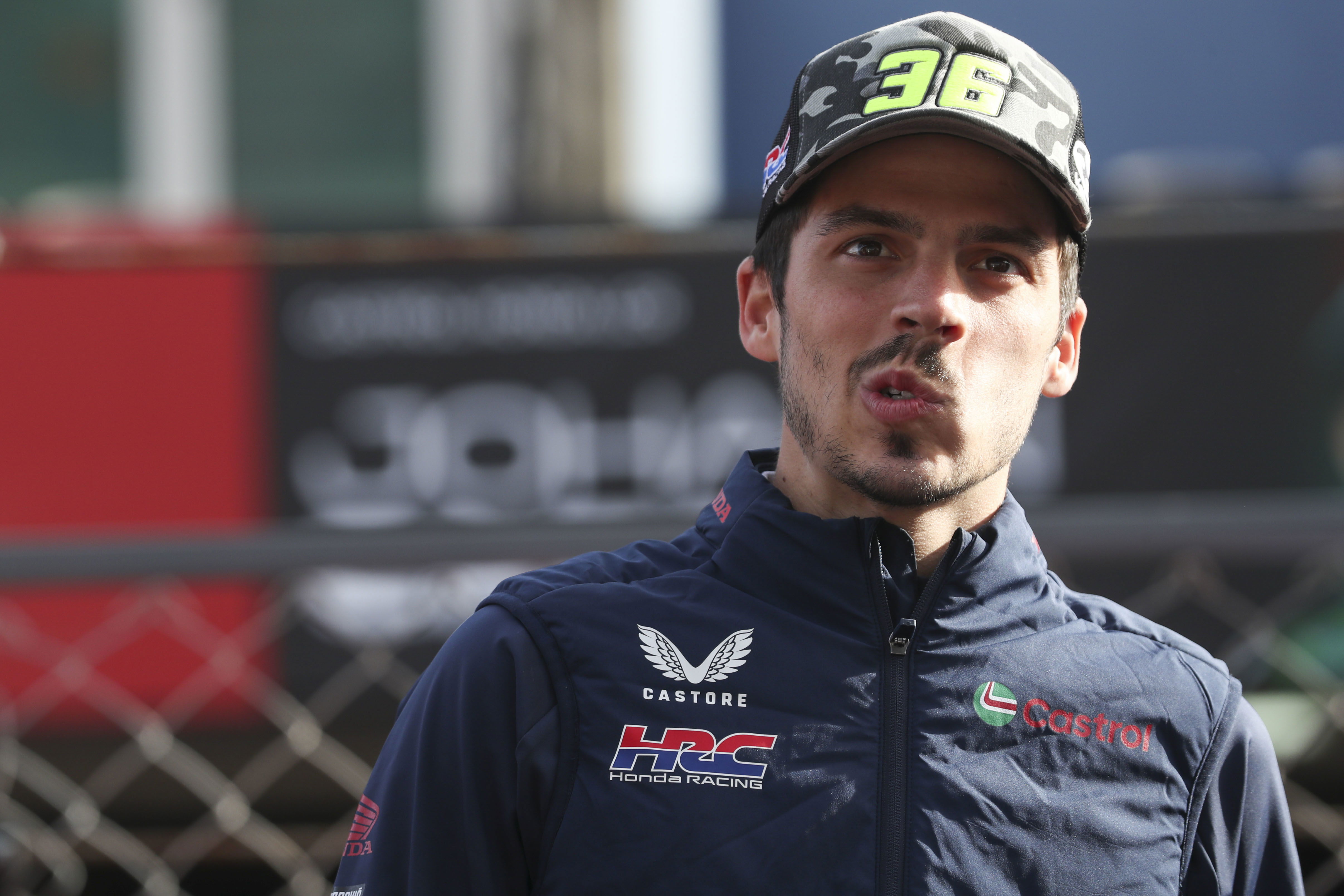 Joan Mir insists “painful” Portugal MotoGP issue not related to sprint DNF Joan Mir insists “painful” Portugal MotoGP issue not related to sprint DNF