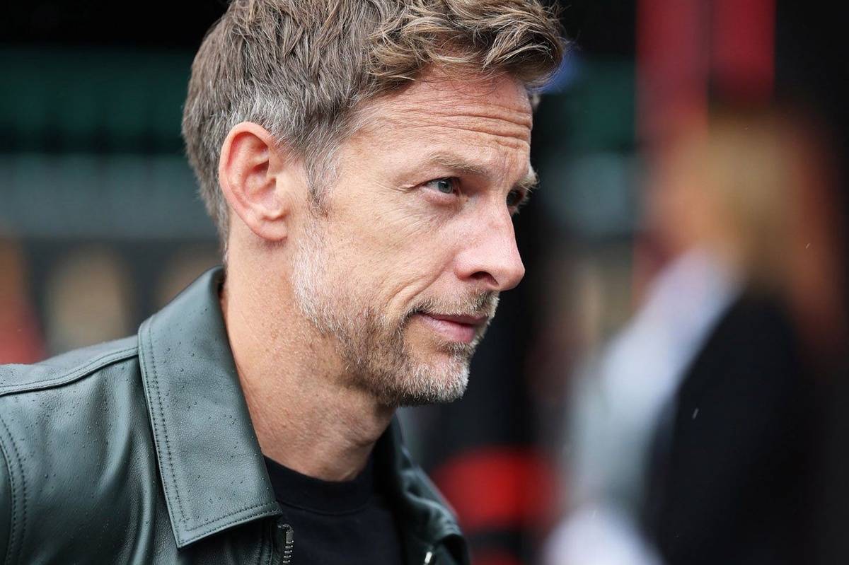 Jenson Button’dan Elkann’a yanıt: “Belki John örnek olmalı” Jenson Button’dan Elkann’a yanıt: “Belki John örnek olmalı”