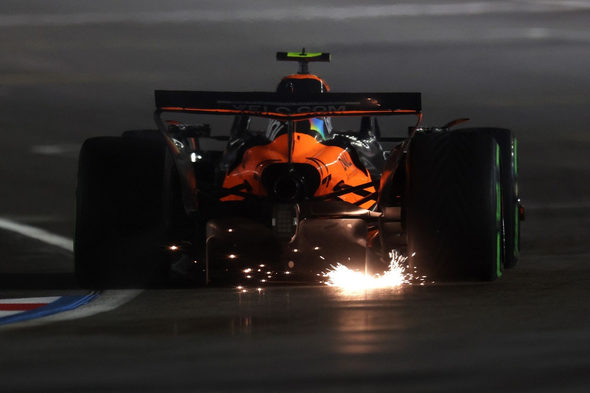 McLaren’dan Las Vegas’taki diskalifiyeye dair açıklama: “Zıplama sorununu kontrol edemedik” McLaren’dan Las Vegas’taki diskalifiyeye dair açıklama: “Zıplama sorununu kontrol edemedik”