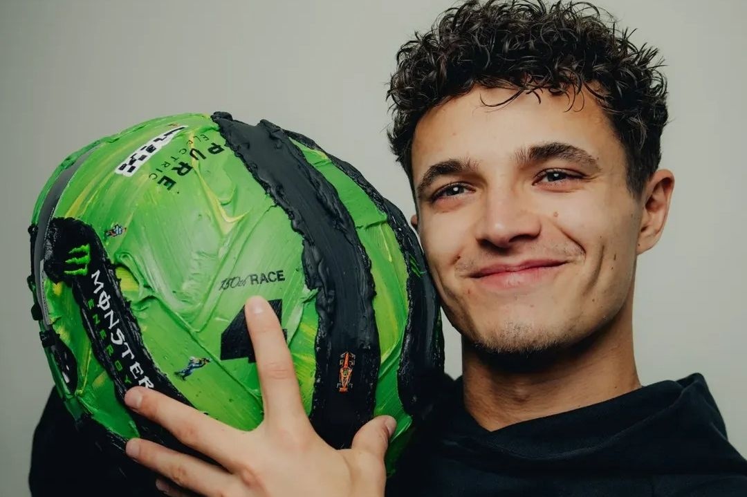 Norris, Las Vegas GP’deki 150. Formula 1 startına özel kask tasarımını tanıttı