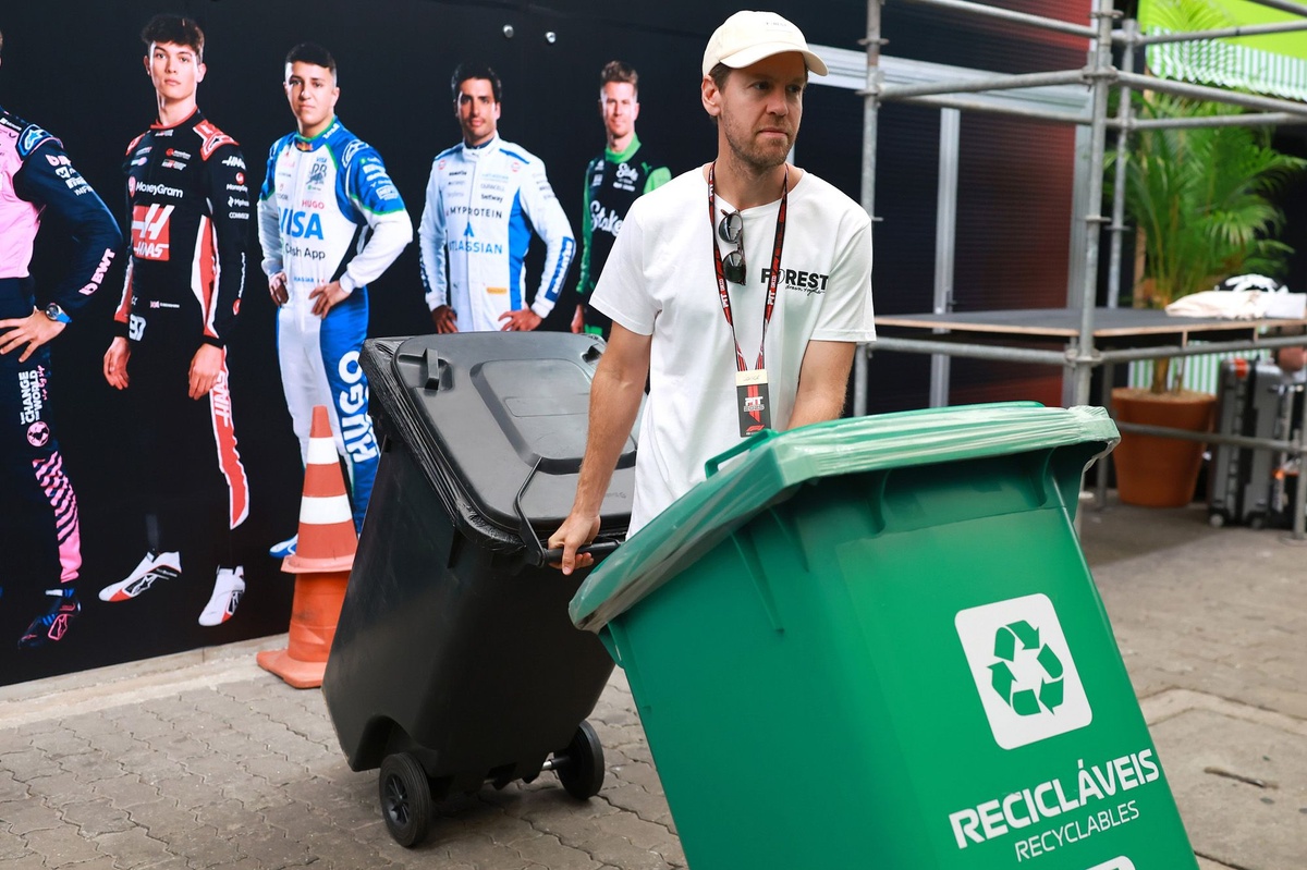 Vettel: “Verstappen şampiyonluğu kazanabilir” Vettel: “Verstappen şampiyonluğu kazanabilir”