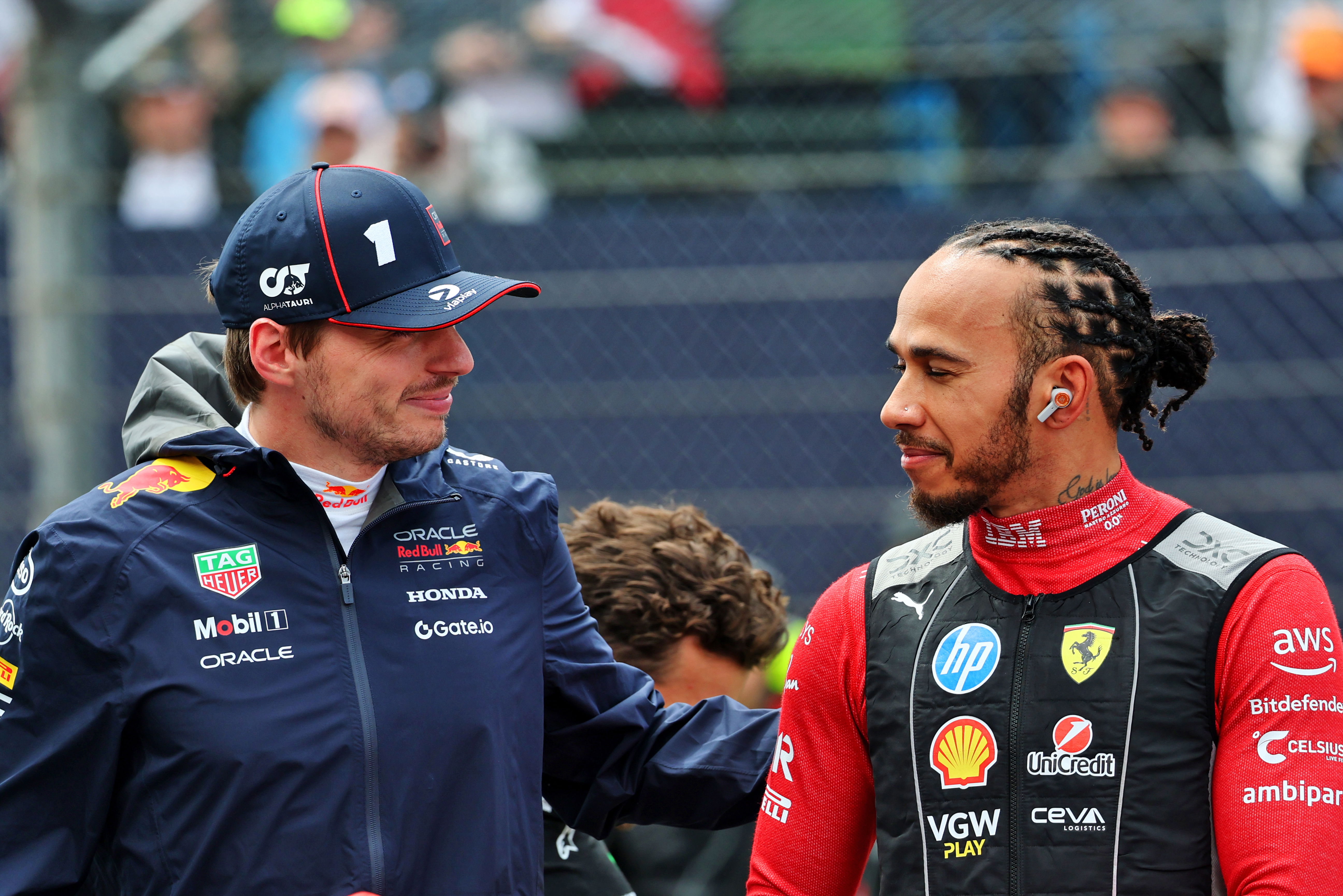 Max Verstappen dissects Lewis Hamilton’s Ferrari struggles: “You can’t be yourself”