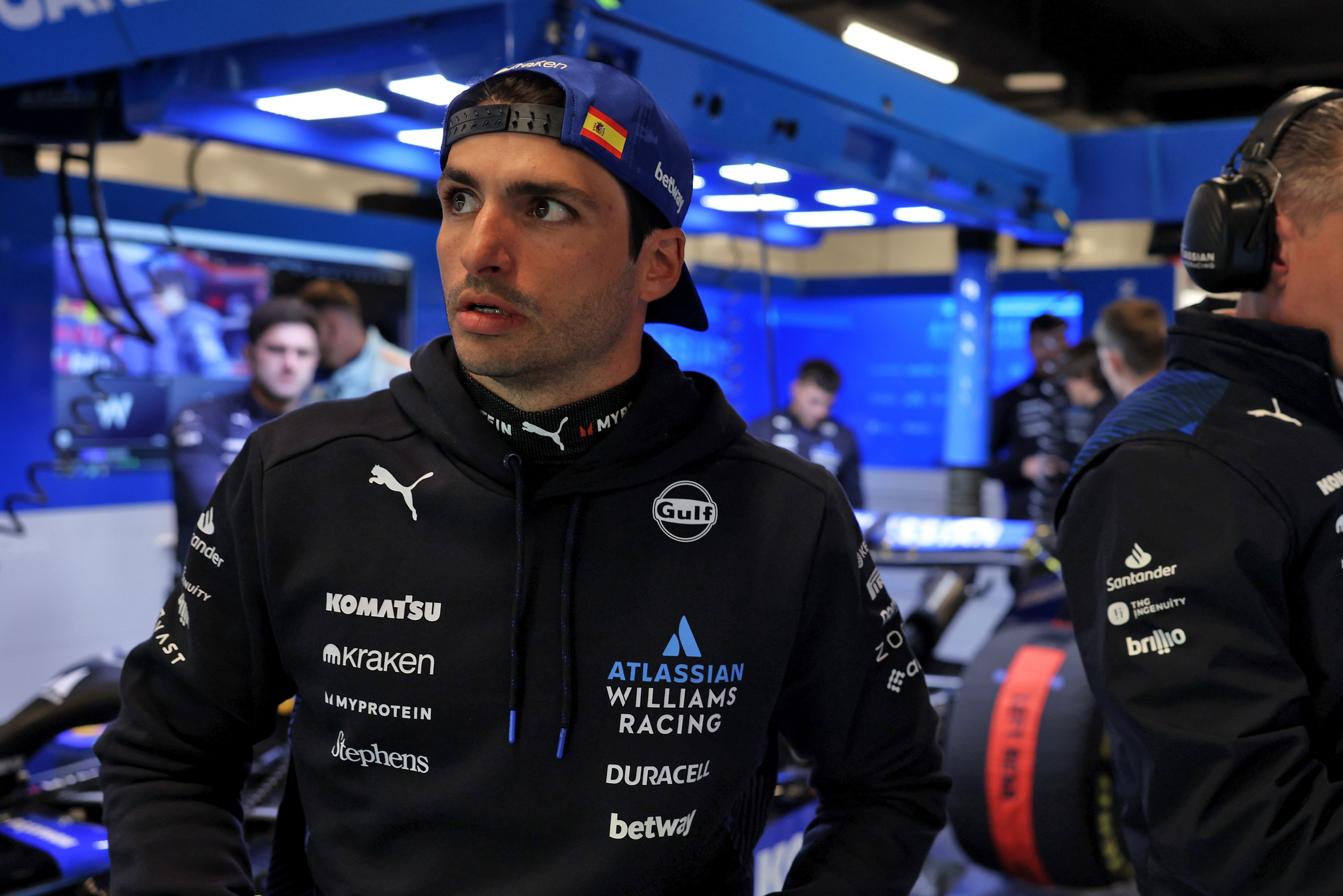 Carlos Sainz channels Kermit the Frog meme as he sidesteps Ferrari F1 drama