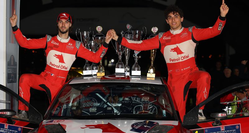 Şampiyon Sezonu Zaferle Kapadı Şampiyon Sezonu Zaferle Kapadı