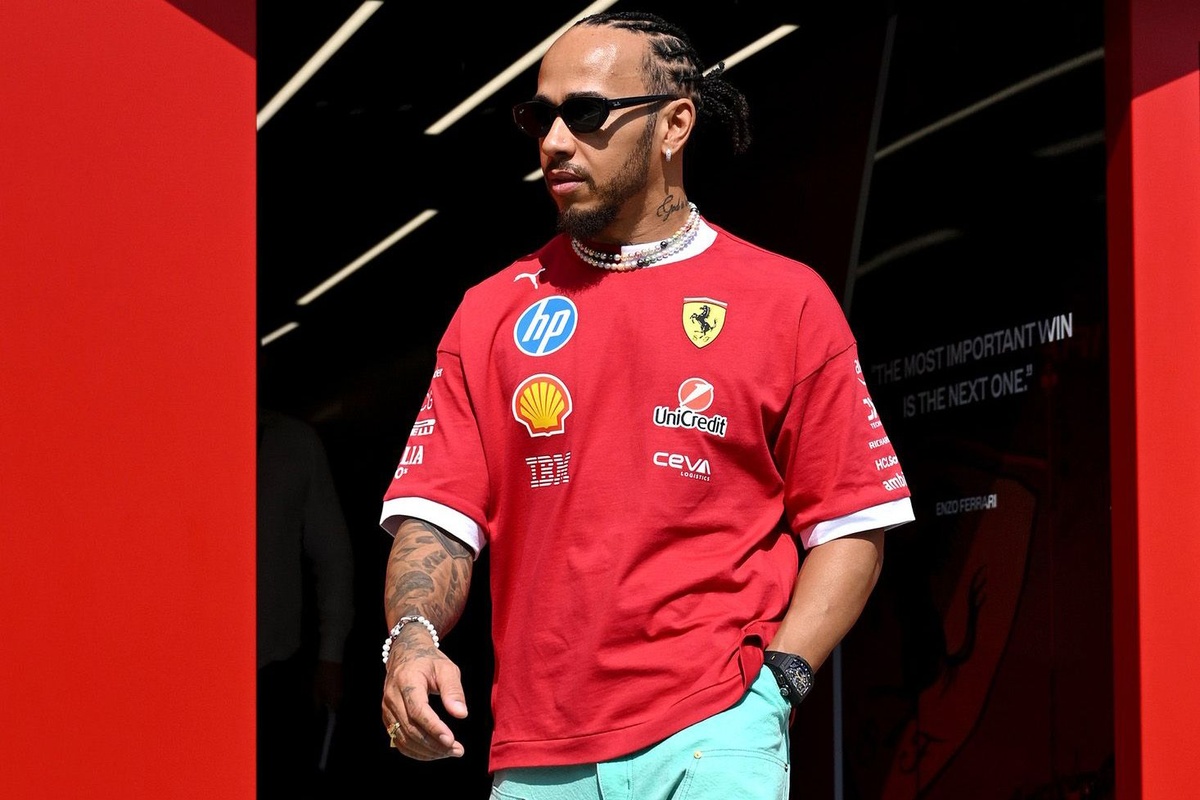 Hamilton’dan Ferrari’ye duygusal mesaj: “Ferrari’de kariyerimde gördüğüm en güçlü takım ruhunu buldum” Hamilton’dan Ferrari’ye duygusal mesaj: “Ferrari’de kariyerimde gördüğüm en güçlü takım ruhunu buldum”