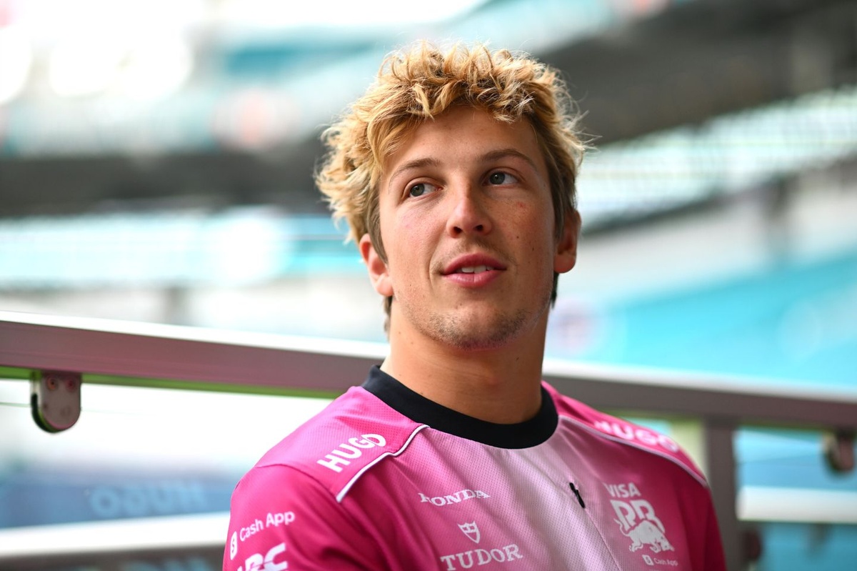 Lawson, attığı turlarla meme kanseri araştırmaları için 50 bin doların üzerinde bağış topladı