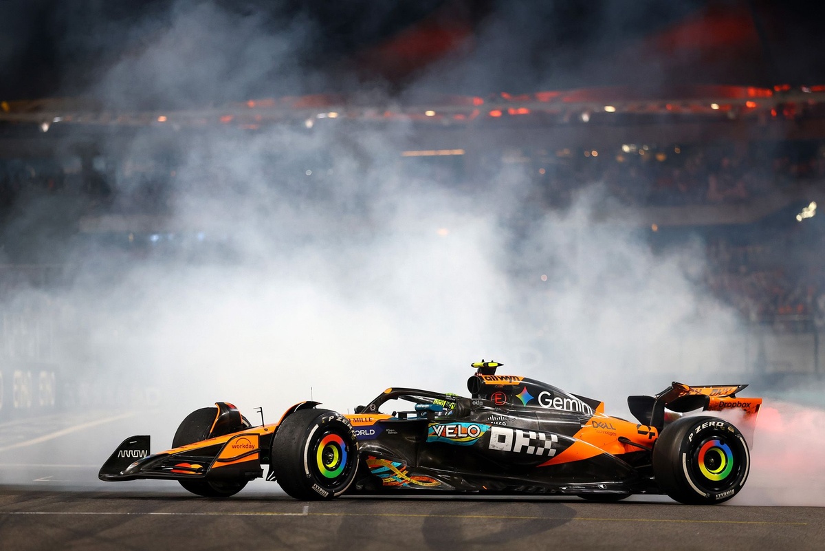 McLaren’ın 2026 Formula 1 aracı, 11.4 milyon dolara satıldı!