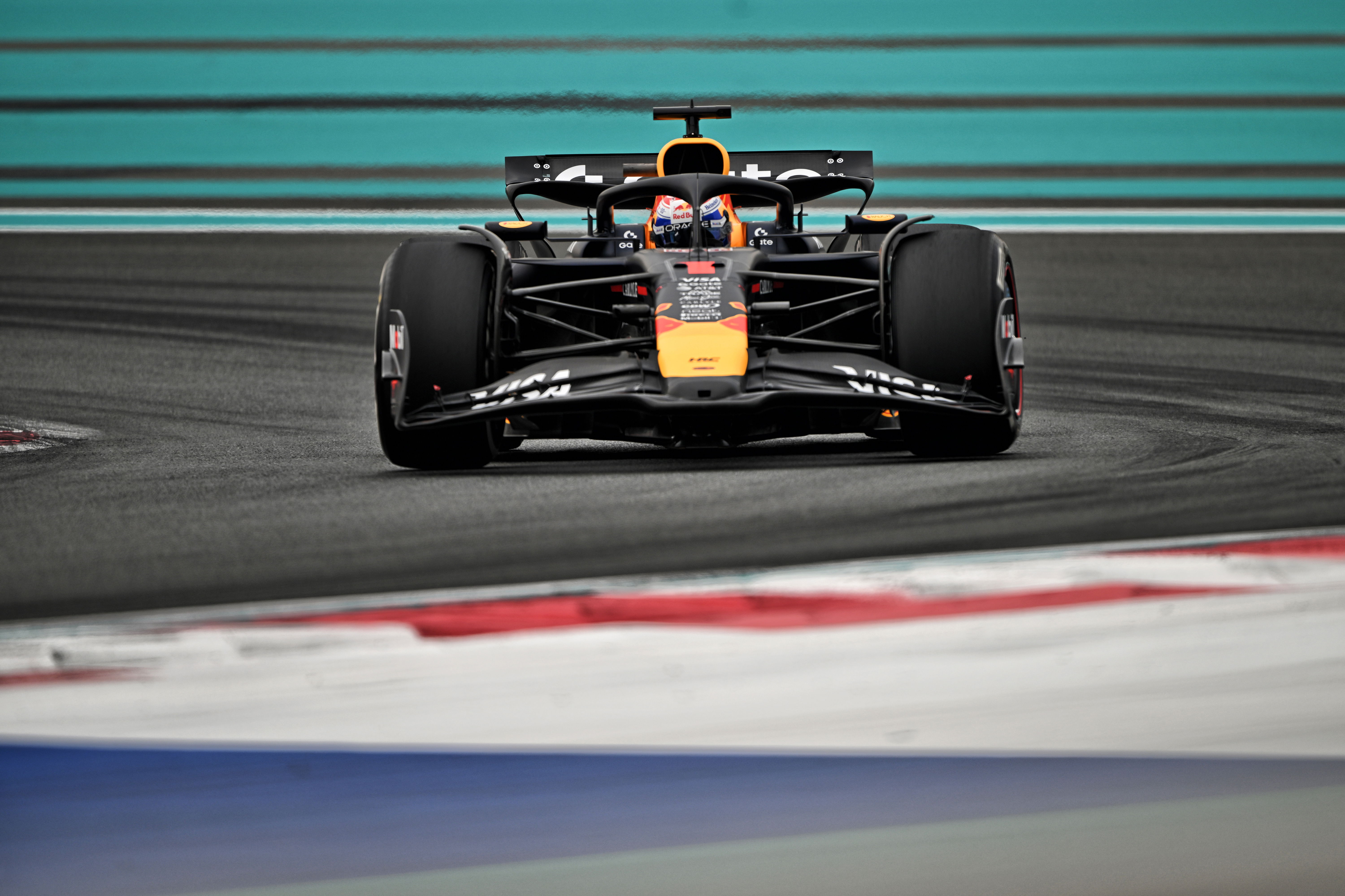 ‘What’s this guy doing?’ – How Max Verstappen irked F1 title rival Lando Norris in FP2