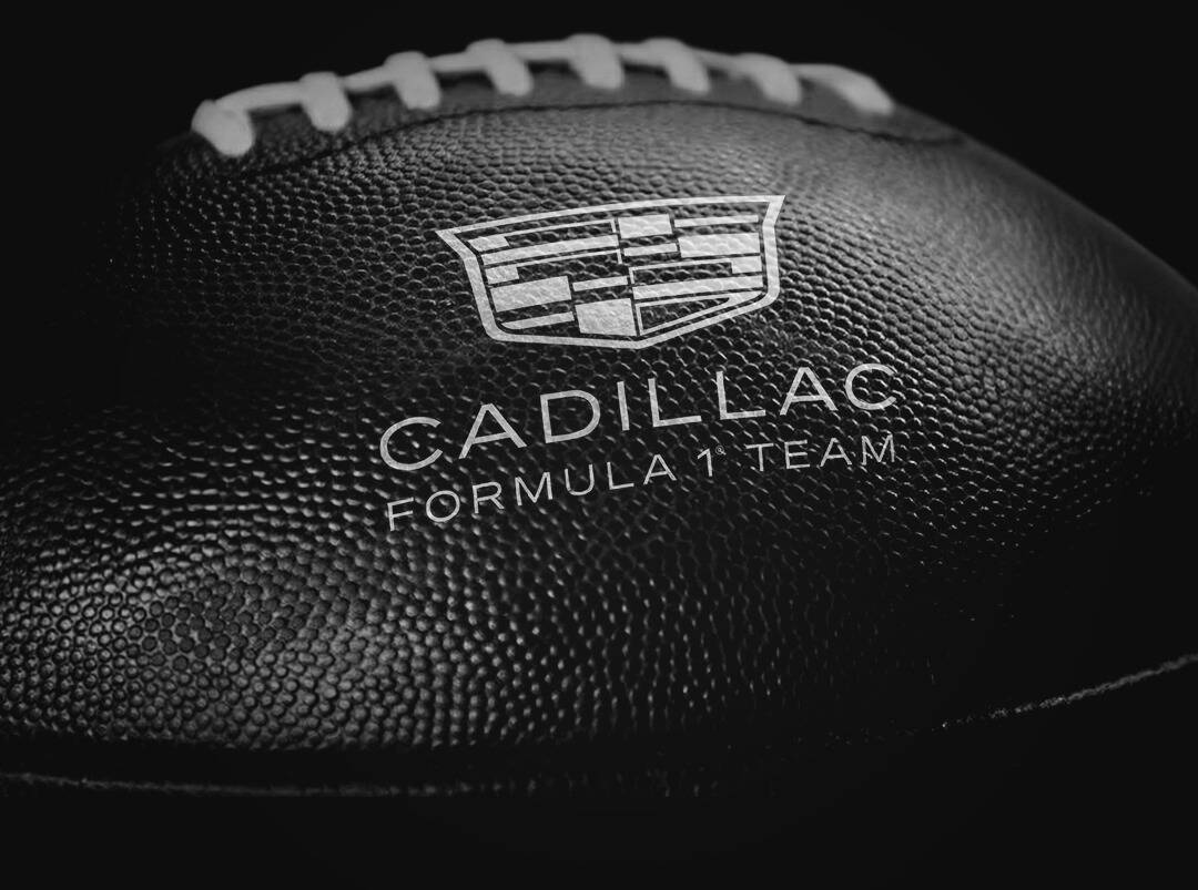 Cadillac mit mysteriösem Post: Was hat das Katzenauge zu bedeuten?