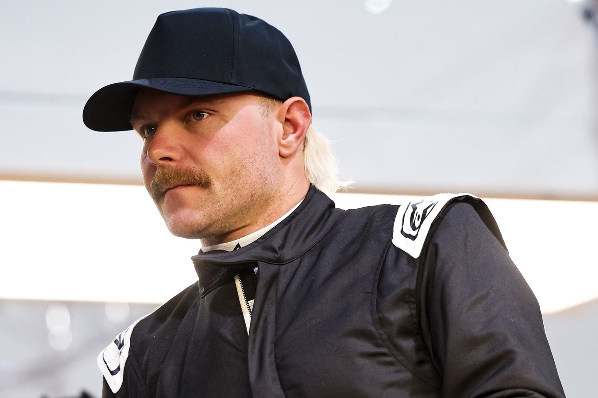 Bottas, yıl öncesi 1985 Ferrari direksiyonuna geçiyor Bottas, yıl öncesi 1985 Ferrari direksiyonuna geçiyor