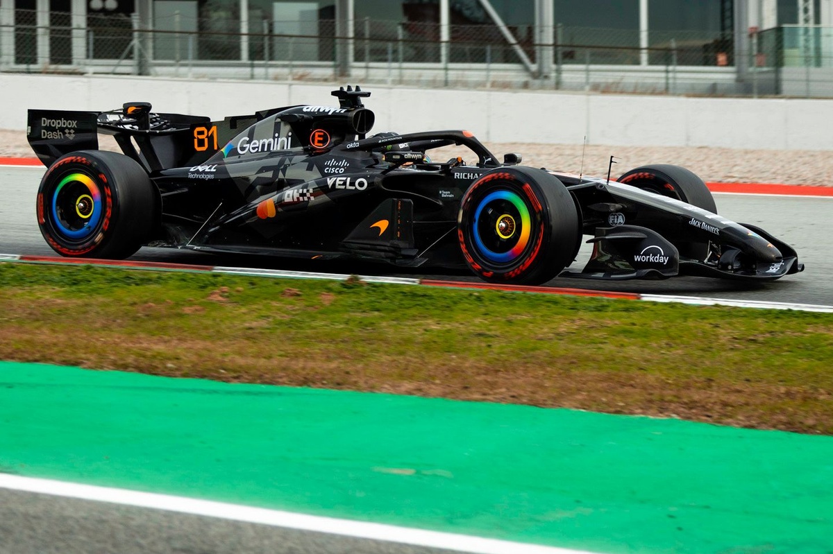 Piastri: “MCL40’ta iyi şeyler var fakat bazı şeylerin gelişmesi gerekiyor” Piastri: “MCL40’ta iyi şeyler var fakat bazı şeylerin gelişmesi gerekiyor”