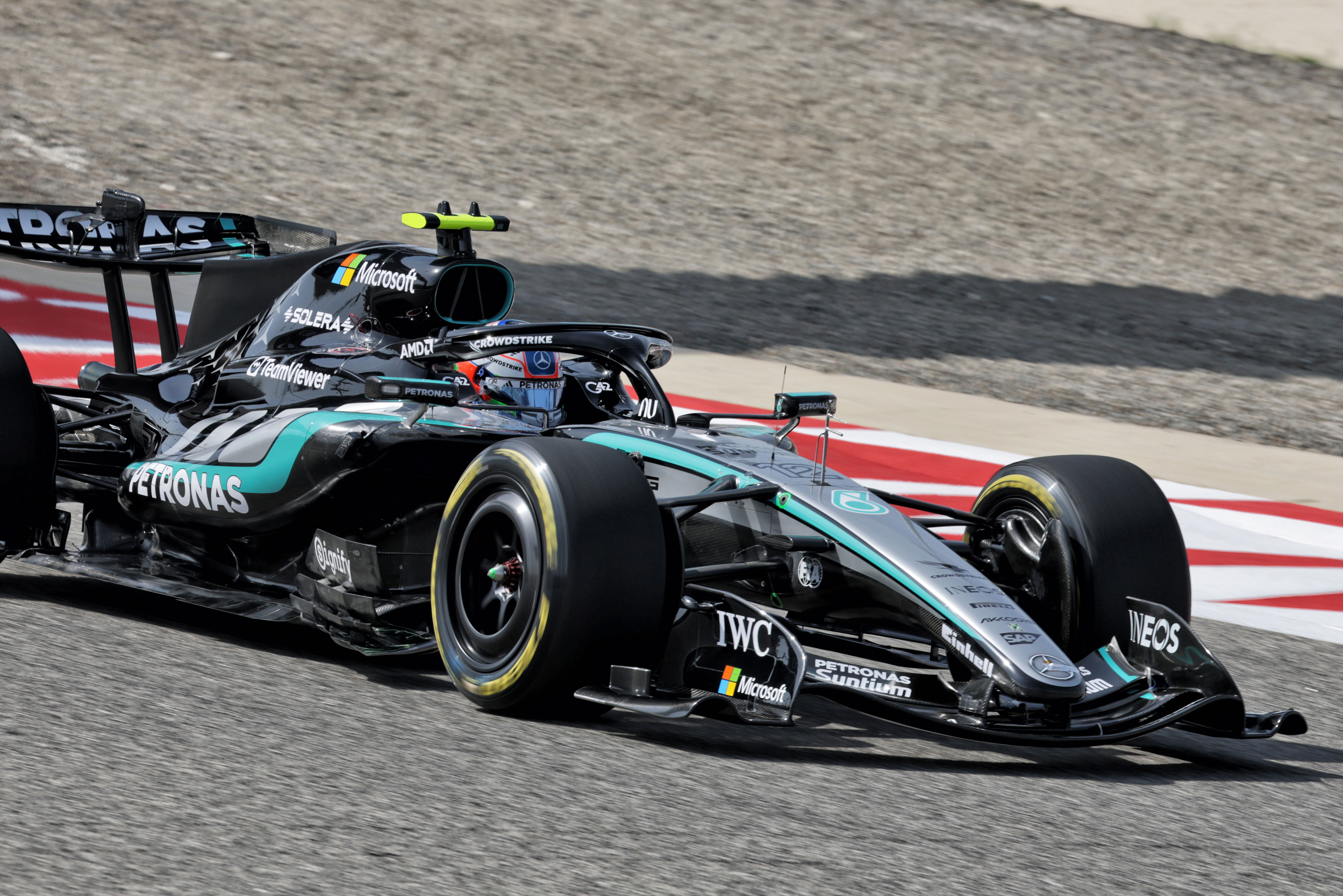 Mercedes fastest as Lewis Hamilton issue brings Bahrain F1 test to an end