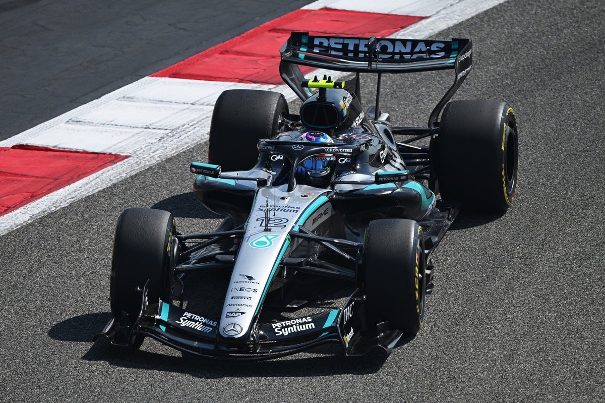 Mercedes, Melbourne öncesi Petronas yakıtı için onay aldı! Mercedes, Melbourne öncesi Petronas yakıtı için onay aldı!