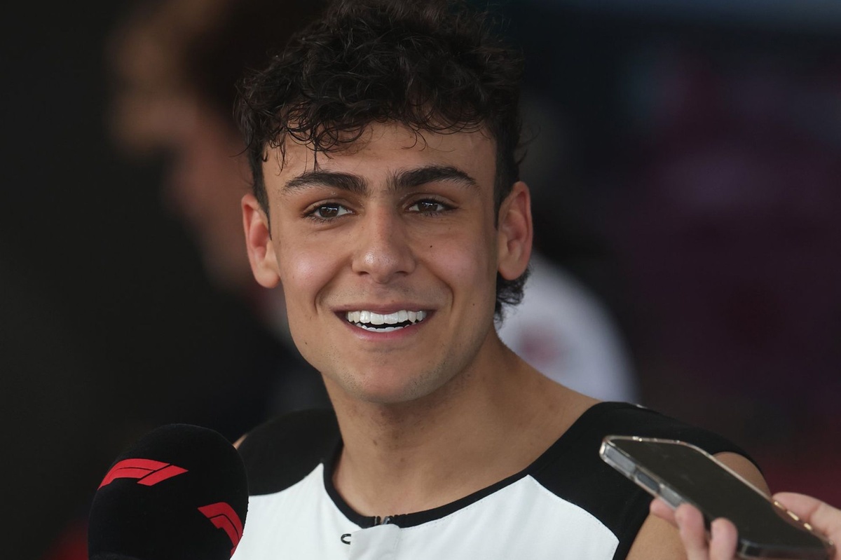 Montoya: “Lindblad’ın Verstappen’e yaptığı savunma beni şaşırttı” Montoya: “Lindblad’ın Verstappen’e yaptığı savunma beni şaşırttı”