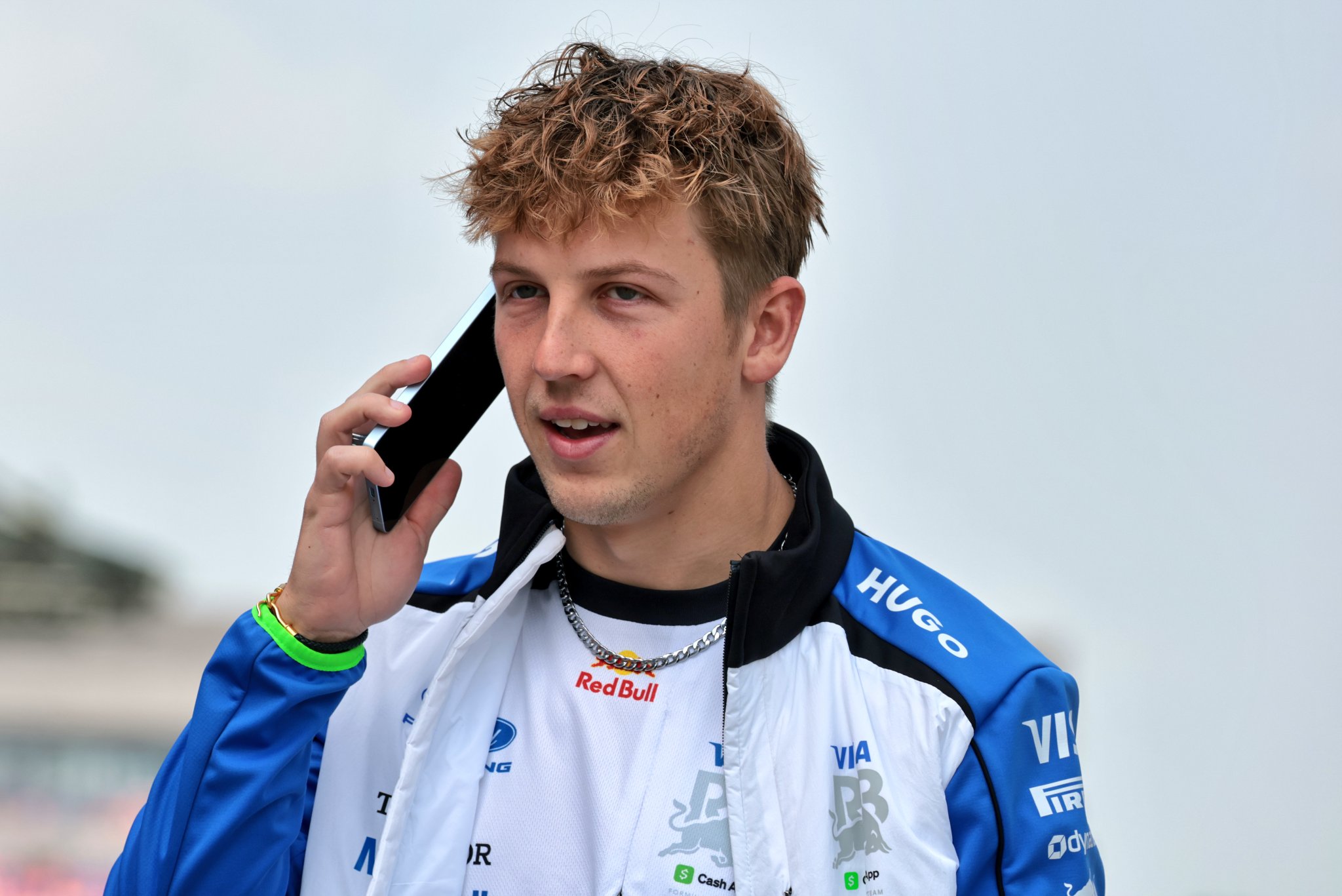 Liam Lawson dealt “karma” for Racing Bulls F1 radio complaint