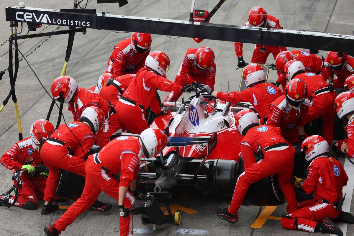 Ferrari, arka kanadını geliştirmek için zamana karşı yarışıyor Ferrari, arka kanadını geliştirmek için zamana karşı yarışıyor