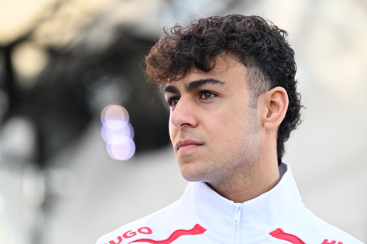 Lindblad, Suzuka’daki Pirelli lastik testinde kaza yaptı