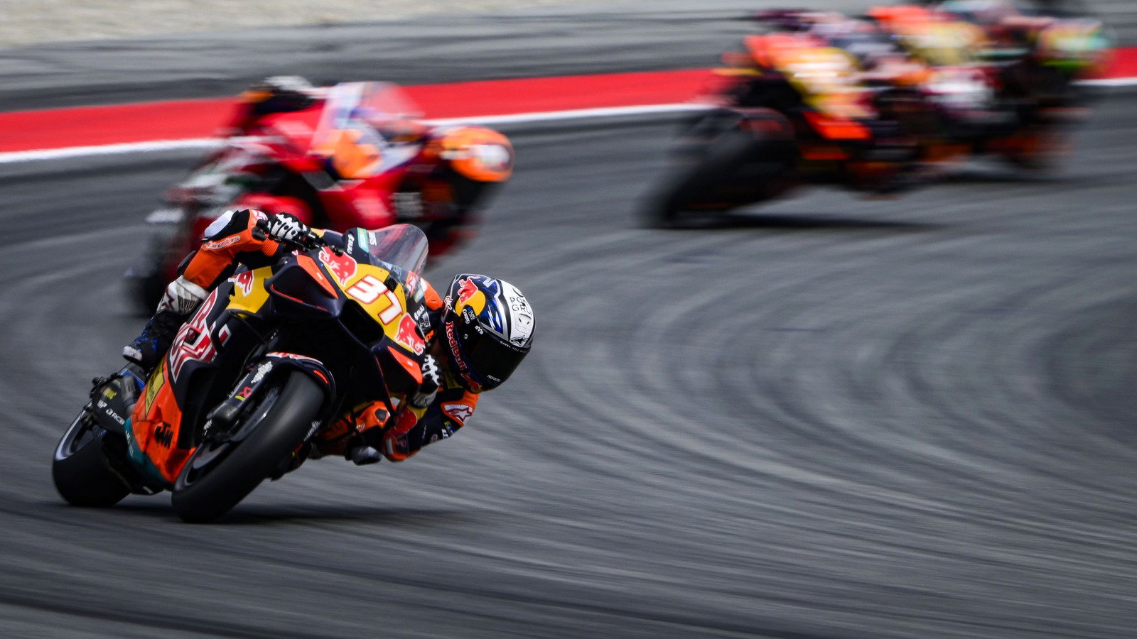Acosta, Binder star in Catalunya MotoGP practice: “KTMs are fast here”